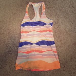 Lululemon razorback shirt